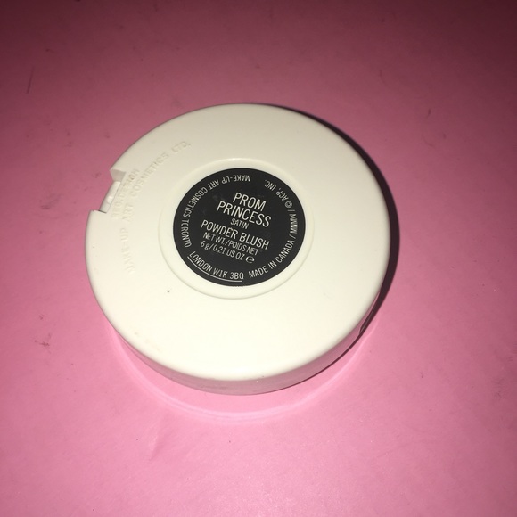 Mac blush in prom princess - Picture 3 of 3